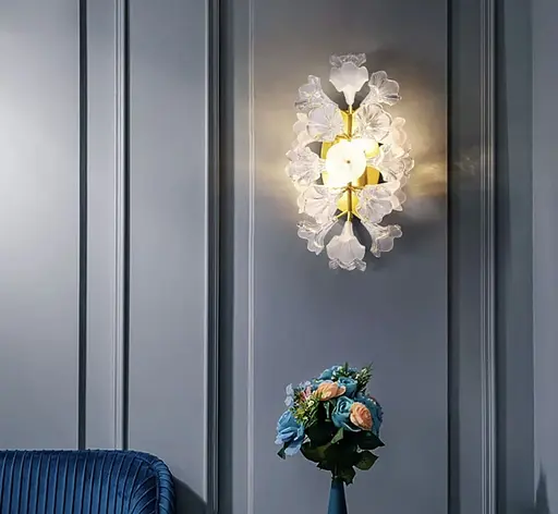 Бра с декоративными цветами на корпусе из прозрачного и белого матового стекла Line F Арт. W9003 - фото 1