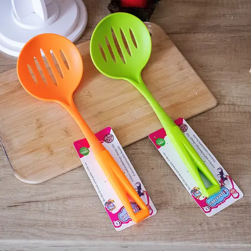 Шумівка кухарська пластикова перфорована з прорізами 34 см, Kitchen Master Салатовий 85686 - фото 7