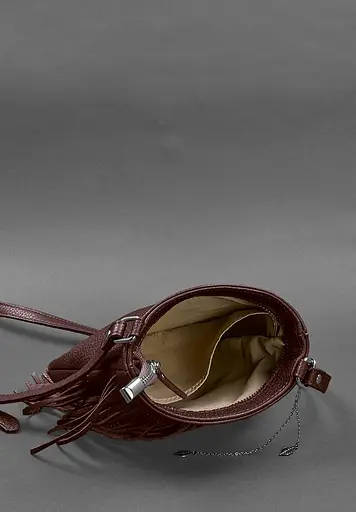 Шкіряна жіноча сумка з бахромою міні-кроссбоді Fleco бордова - фото 4