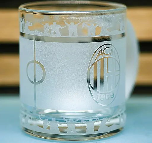 Скляна чашка 320 мл ФК Мілан AC Milan  з гравіюванням подарунок для фаната  футбольна кружка кругова - фото 4