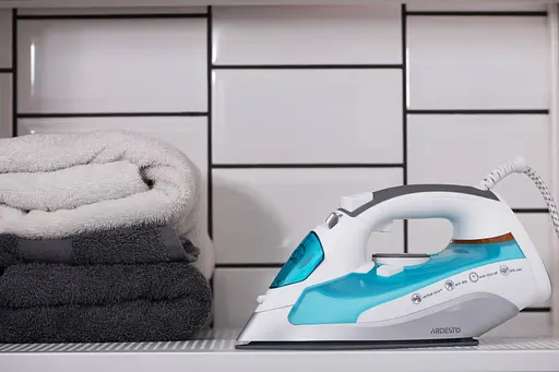 ARDESTO Утюг IR-C2228-TQ, 2200Вт, 280мл, паровой удар, керам. подошва, голубой - фото 9