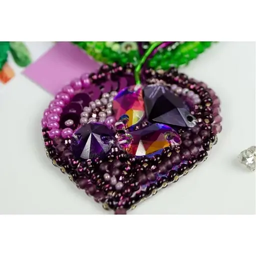 Набір для вишивання бісером прикраси "Бурячок" AD-231 на натуральному полотні - фото 4