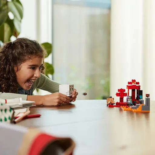 Конструктор LEGO Minecraft Засада возле портала в Нижний мир 352 детали (21255) - фото 4