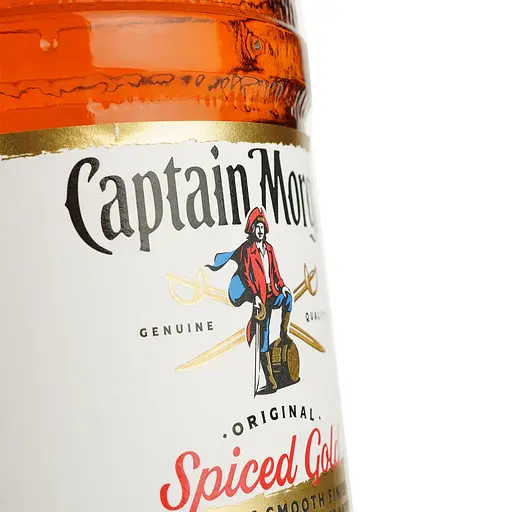 Алкогольний напій Captain Morgan Spiced Gold 35% 1.5 л - фото 5