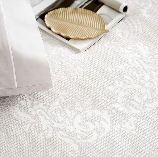 Постельное белье с жаккардовым покрывалом-пике Emily Cream / простыня на резинке Tac pbe0051423 - фото 2