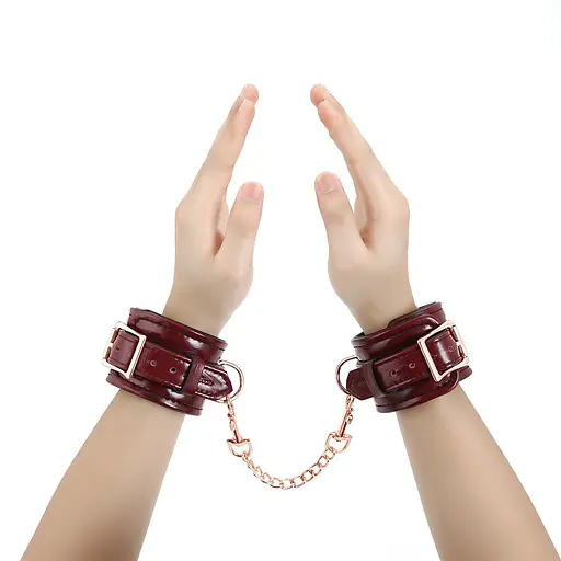 Наручники Liebe Seele Wine Red Handcuffs 27 см бордовий - фото 3