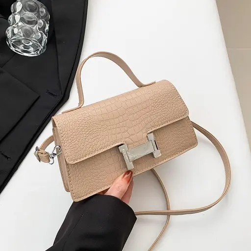 Сумочка через плече із еко-шкіри Lilly P2-8566B