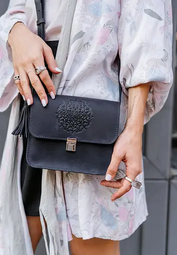 Кожаная женская бохо-сумка Лилу синяя Crazy Horse - фото 2