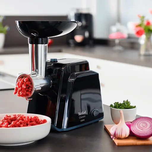 Tefal М'ясорубка Classic, 1400Вт, 1.7кг/хв, 2 решітки, насадка для ковбас, пластик, чорний - фото 3