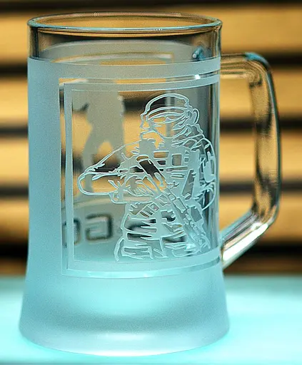 Пивний келих 660 мл CS GO КС ГО з гравіюванням подарунок для геймера фаната  ігровий кухоль для пива - фото 5