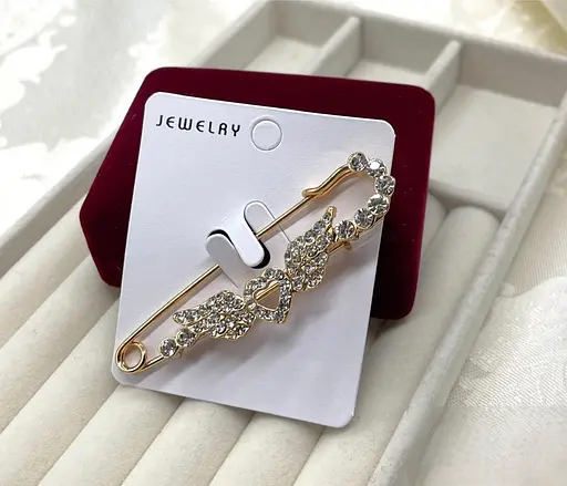 Стильна брошка-шпилька з кристалами для особливого образу декоративна жіноча прикраса на одяг Золотистий - фото 2