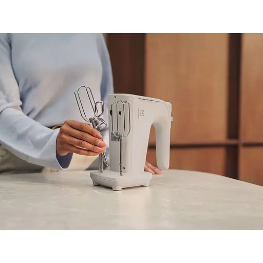 Міксер ручний Electrolux 500Вт насадки-4 турборежим білий - фото 8
