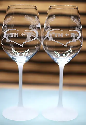 Набір винних келихів 480 мл Ти і Я з голубами весільні фужери  подарунок для пари - фото 1