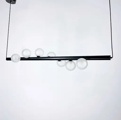 Горизонтальная люстра в черном каркасе с миниатюрными белыми плафонами Line.F Длина 120 см - фото 1