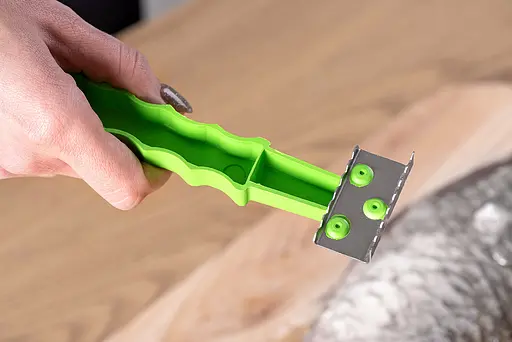 Рибочистка шкребок для рибної луски із пластиковою ручкою 15.5 см, Kitchette Салатовий 83651 - фото 7