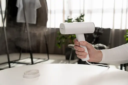 ARDESTO Отпариватель ручной SI-S1200W, 1200Вт, 120мл, постоянный пар - 22гр, складная ручка, керам. подошва, белый - фото 2