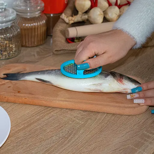 Рибочистка кругла з ручкою Ø 9 см, Kitchette Блакитний 84622 - фото 2