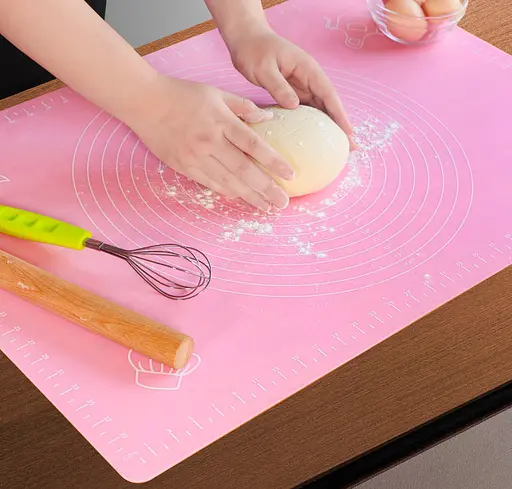 Силиконовый кондитерский коврик для раскатки теста 45х64 см Розовый 84267 - фото 4