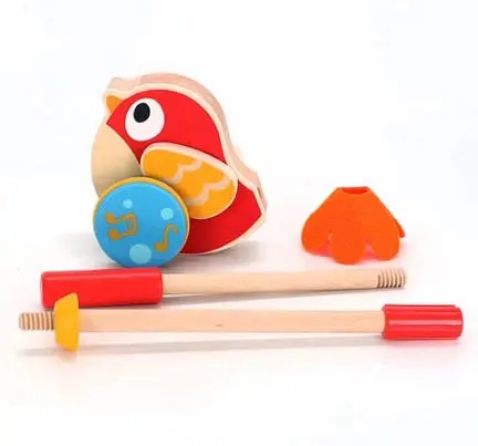 Деревянная каталка Hape E0353 Птичка с музыкой музыкальная игрушка - фото 2