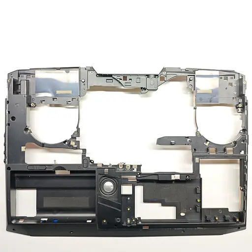 Нижня частина корпусу з сервісними люками для ноутбука XMG U717-XHM Ultimate (6-39-P7753-21X) Б/в - фото 5