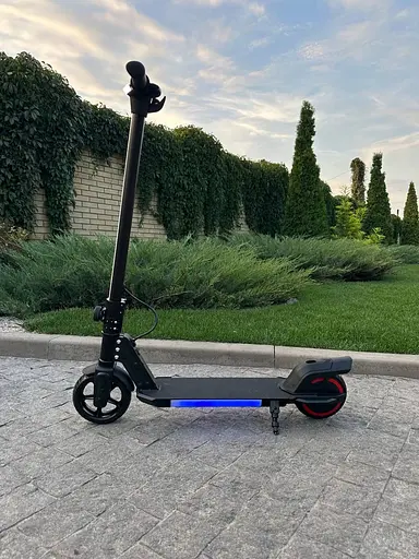 Дитячий електросамокат GIANT ES2 LED Max Black - фото 3