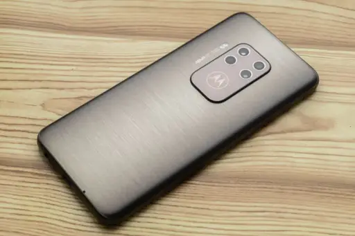 Смартфон Motorola One Zoom 4/128GB Brushed Bronze - фото 8