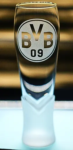 Пивний келих крафтовий 440 мл ФК Боруссия  Borussia з гравіюванням подарунок для фаната футбольна кружка глянец - фото 1