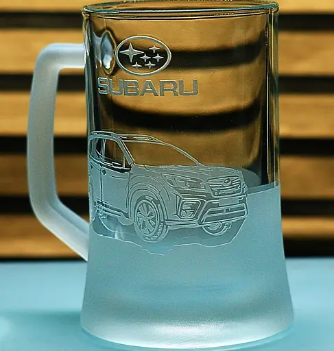 Пивний келих 660 мл з гравіюванням Субару Форестер Subaru Forester подарунок для автолюбителя  кухоль для пива - фото 3