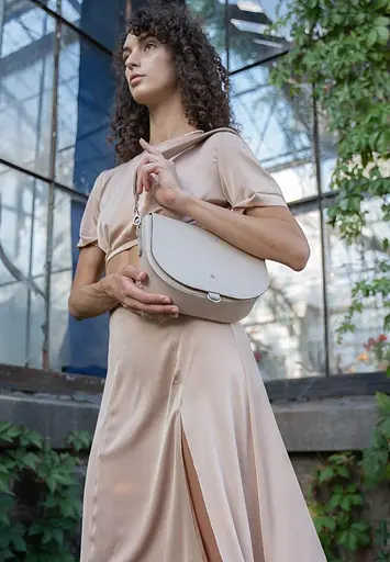 Женская кожаная сумка Ruby L'ясно-бежевая - фото 5