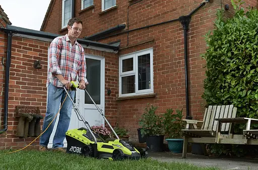 Газонокосарка Ryobi RLM13E33S 1300Вт EasyEdge - фото 6