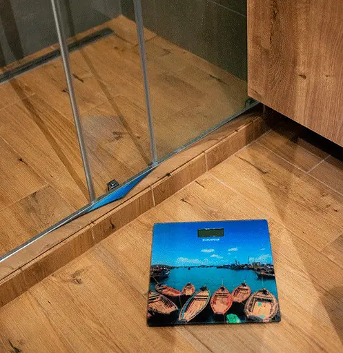 Напольные электронные весы бытовые Grunhelm BES-BOA стеклянные весы Морской причал 180 кг - фото 2