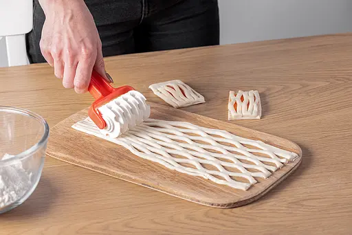 Качалка накатка ніж ролик різак кондитерський для нарізання тіста сіткою, Kitchette 83078 - фото 4