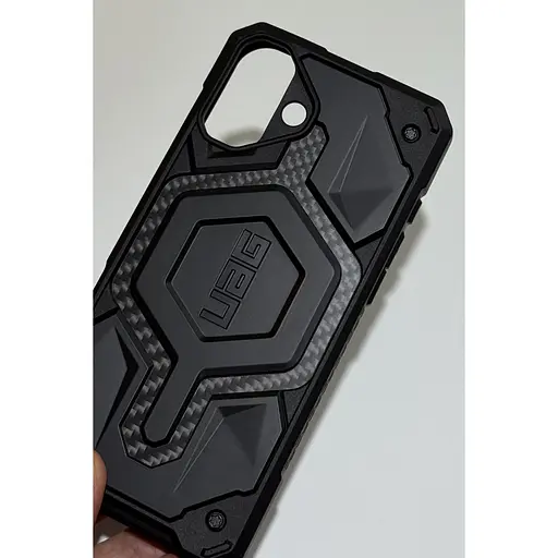 Оригинальный противоударный чехол UAG Monarch Pro MagSafe для iPhone 16 Plus Carbon Black 114455114242 - фото 10
