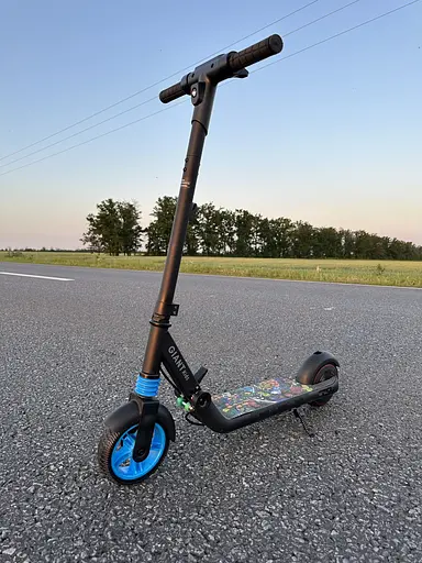 Детский электросамокат GIANT Kids E10 PRO 4.4Ah черный + Bluetooth колонка - фото 10