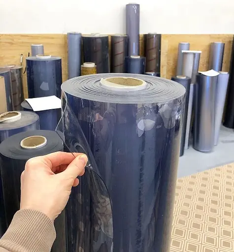 М'яке скло у рулонах Soft Glass Силіконова скатертину для меблів Шир.1,4 м - 50м (товщина 0,2 мм) Прозоре - фото 3