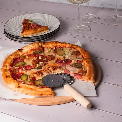 Багатофункціональний з'єднувальний ніж 2 в 1 для піци та тіста з роликом та дерев'яною ручкою 15.5 см, Kitchette 85667 - фото 6