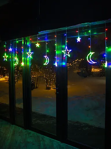 Гірлянда Бахрома на вікно Різнокольорова 3 метри Зірки та Місяць 138 лампочок Laplandia світлодіодна від мережі (m.02.5Т.138+L)