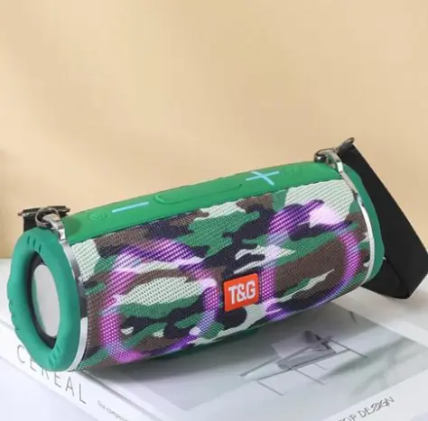 Портативна бездротова Bluetooth-колонка T&G TG642 з потужним звучанням, LED-підсвіткою та ремінцем для перенесення Камуфляж - фото 2