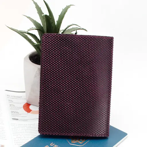 Обложка на паспорт кожаная "Герб" бордовая - фото 2