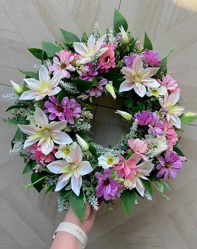 Декоративный венок Hvoya из искусственных цветов Весенняя роща диаметром 50 см - фото 3