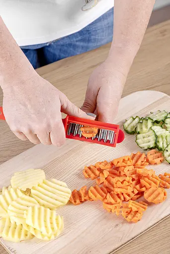 Ніж для фігурного нарізування овочів, картоплі, сиру фігурний ніж 20 см, Master Class Червоний 84464 - фото 3