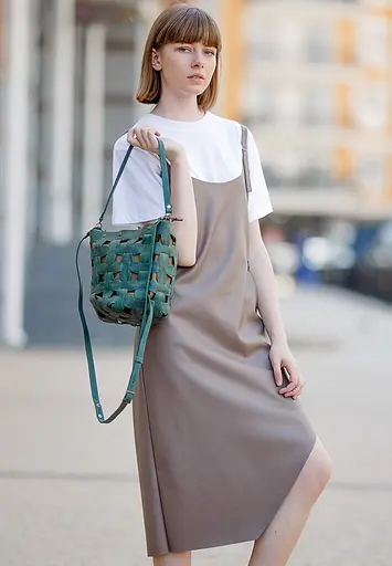 Шкіряна плетена жіноча сумка Пазл M зелена Crazy Horse - фото 7