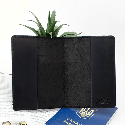 Обложка кожаная на загранпаспорт "Карта" (черная) - фото 4