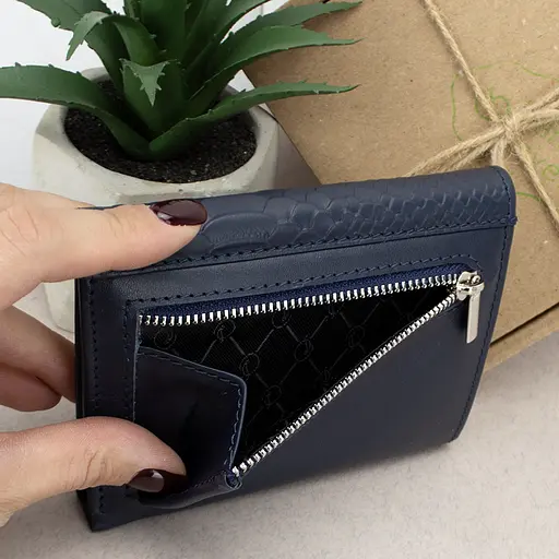 Кошелек женский кожаный маленький Sabrina синий питон - фото 6