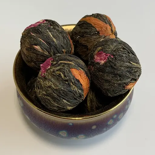 Красный связанный чай Метис с лилией и клевером 100 г