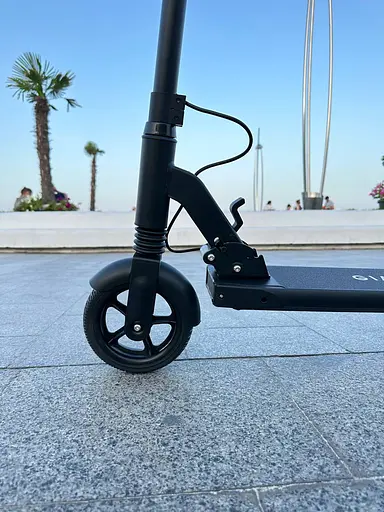 Электросамокат GIANT City X1 350W 7.5Ah черный (модель 2025 года) - фото 9