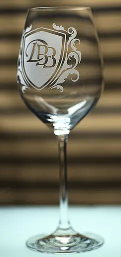 Винний келих з гравіюванням 480 мл монограми ДВВ подарунок фужер для вина іменний - фото 3