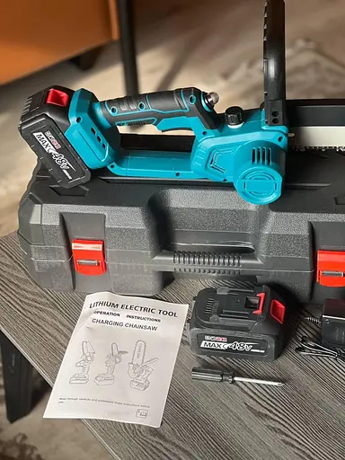 Бездротова акумуляторна міні ланцюгова пилка chain saw 8 дюймів з подачею олії 2 акб і зарядним пристроєм  - фото 6
