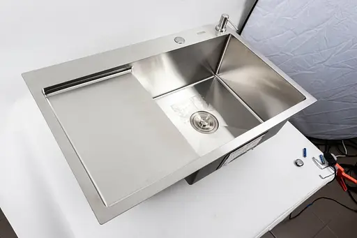 Кухонная мойка нержавейка 78x50 R Platinum Handmade (круглый сифон 3.0/0.8), Нержавеющая сталь - фото 1