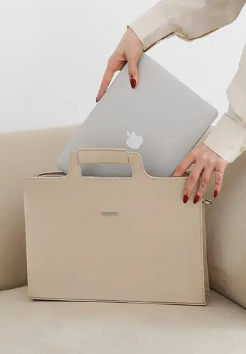 Жіноча шкіряна сумка для ноутбука і документів світло-бежева - фото 7